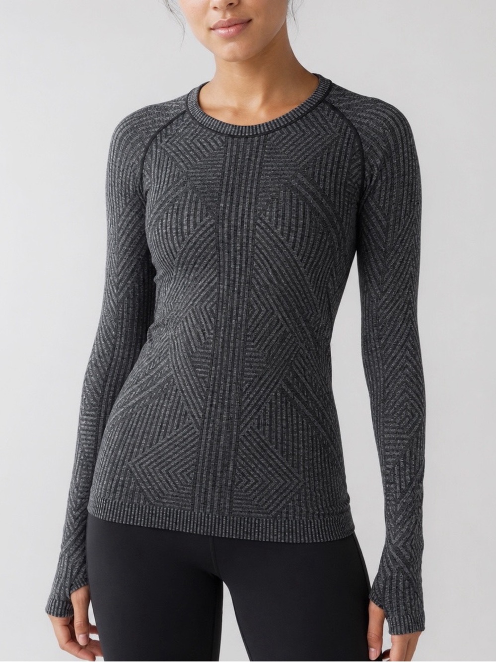 Lululemon Woman Gray Pullover Mid-Layer Long Sleeve Activewear Athleisure Run